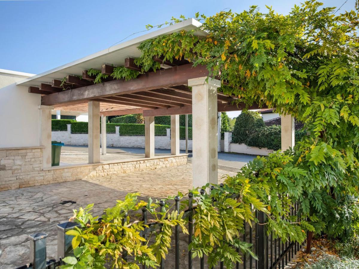 Holiday Home Villa Beach Front By Interhome Savudrija Exterior photo